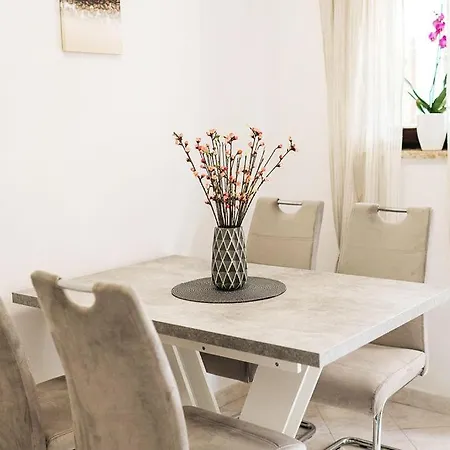 App Ana Apartment