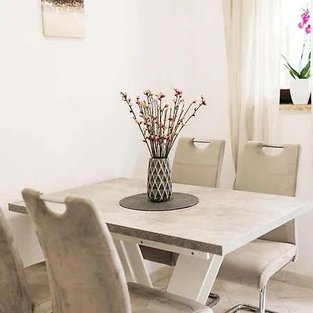 App Ana Apartment